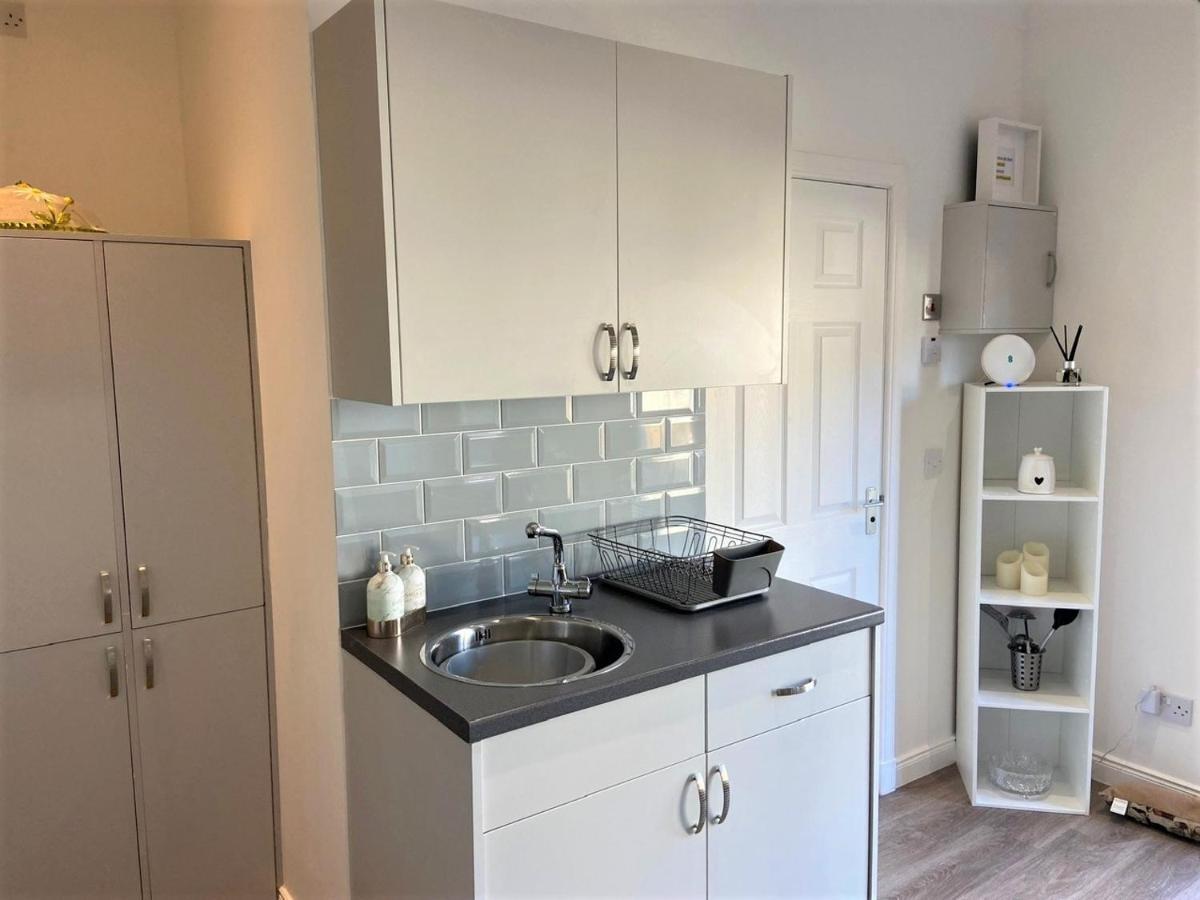 Chalet On The Green - Self Contained With Parking. Inshes Екстериор снимка